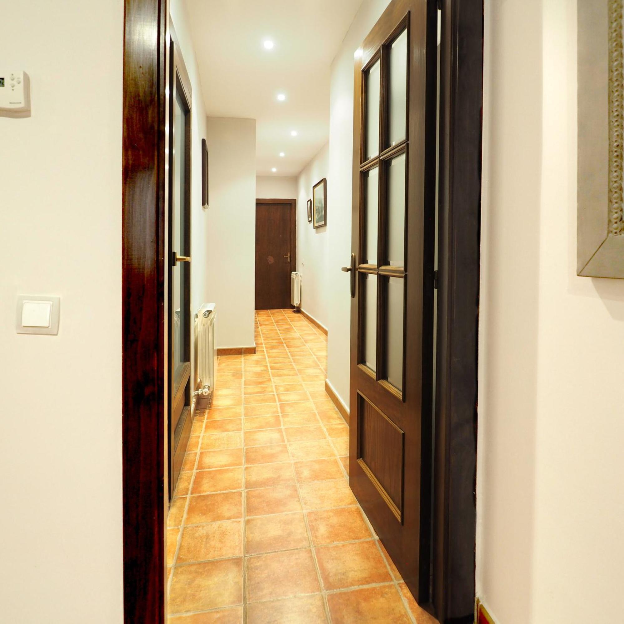 Apartamentos Angelus Plaza Mayor De Graus Exteriör bild