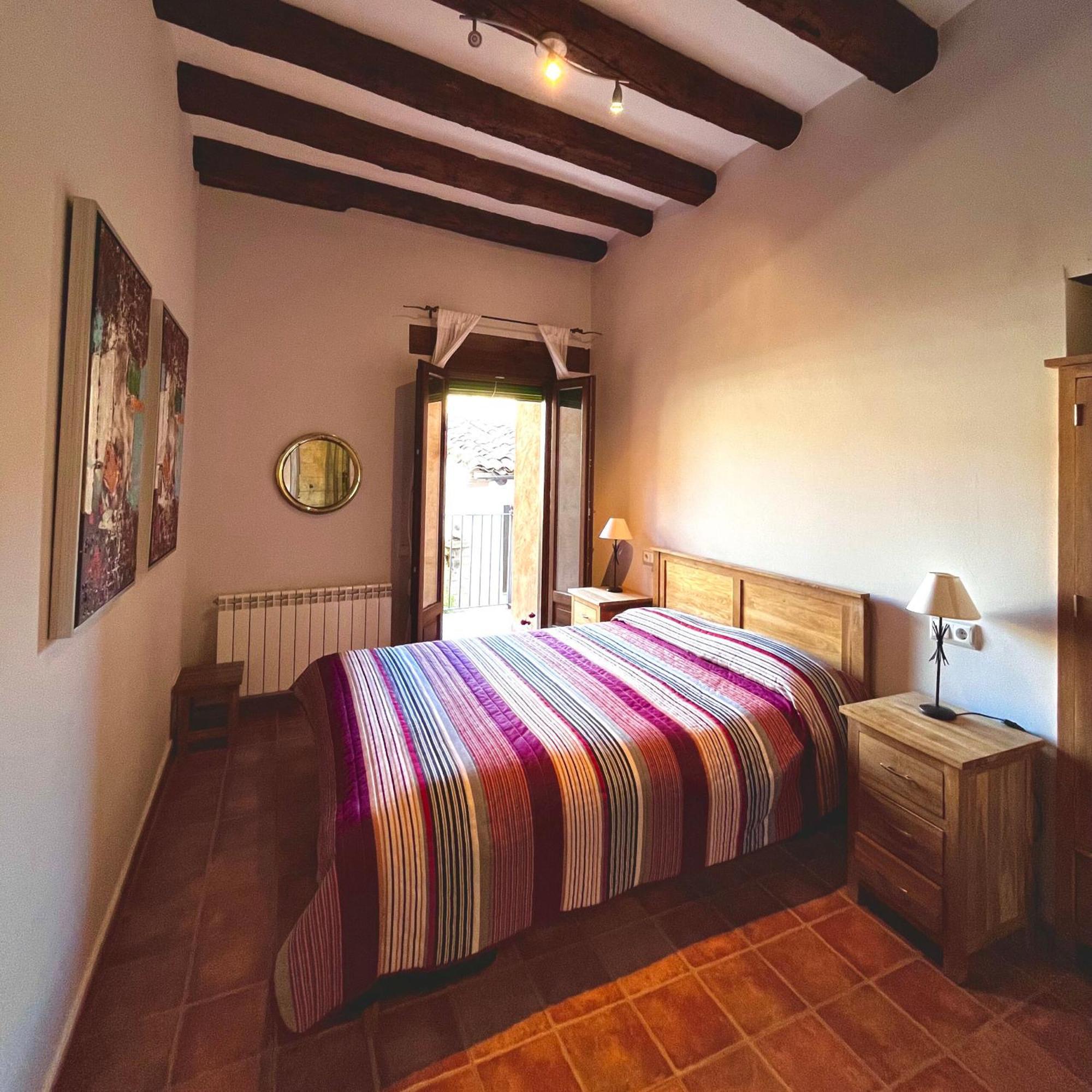 Apartamentos Angelus Plaza Mayor De Graus Exteriör bild