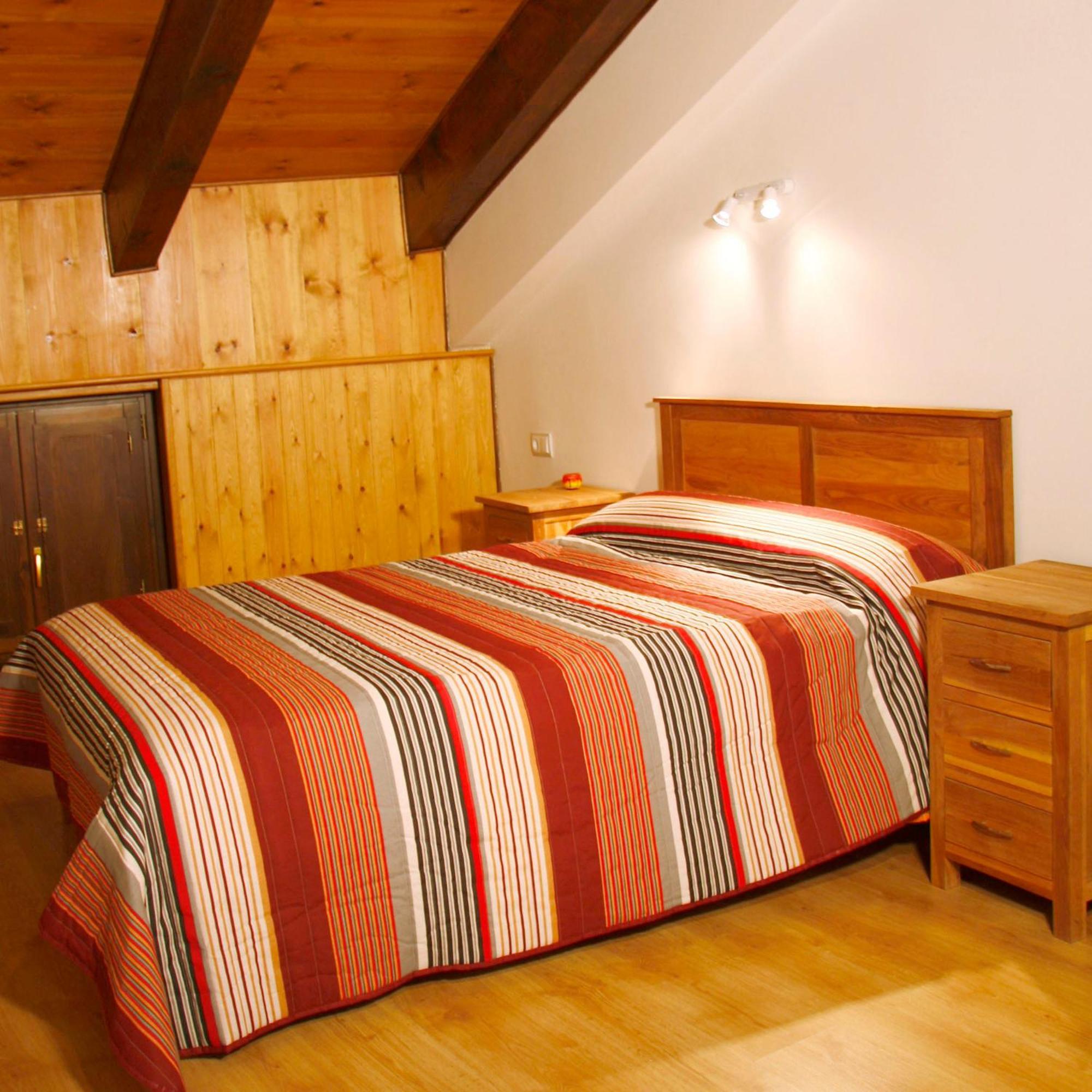 Apartamentos Angelus Plaza Mayor De Graus Exteriör bild