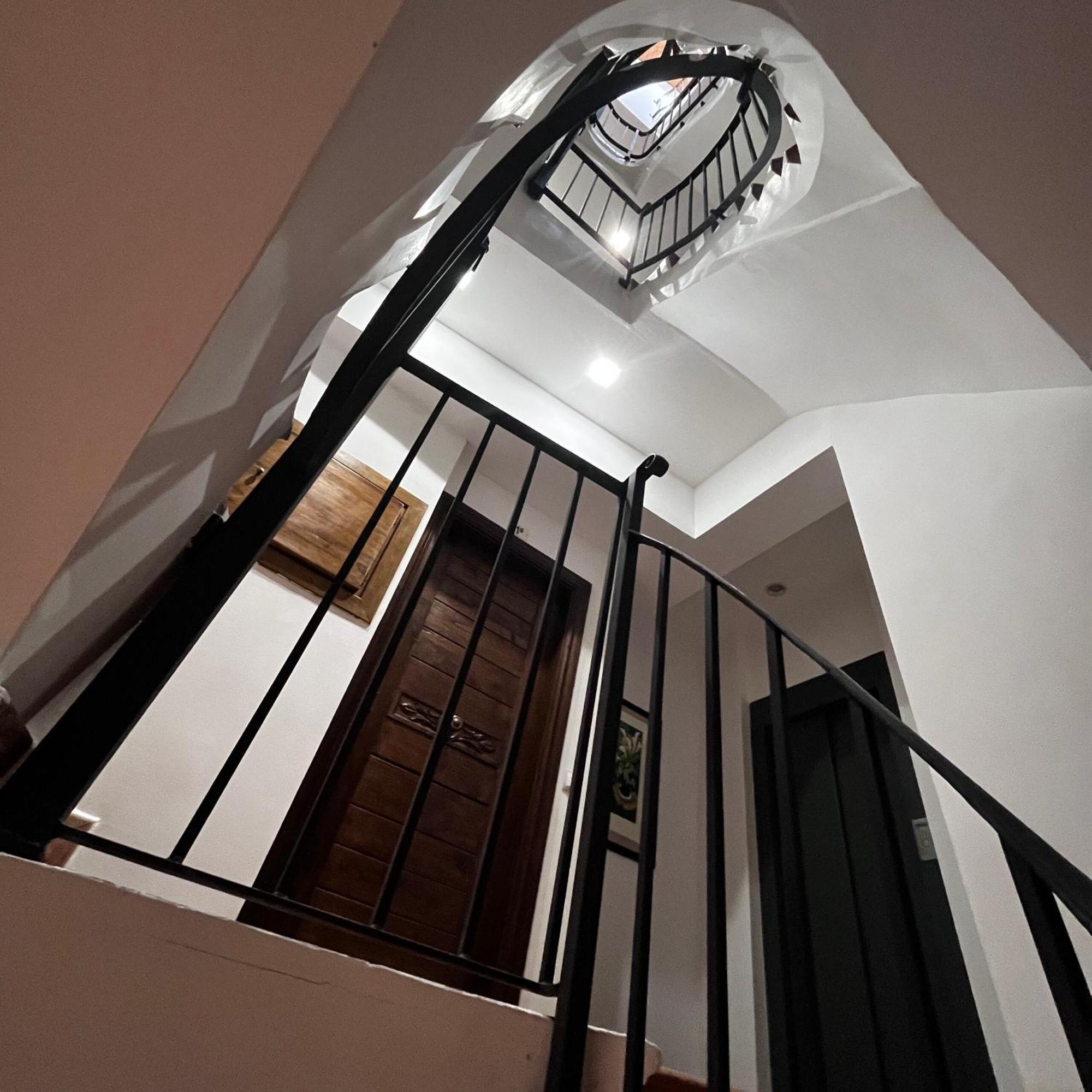 Apartamentos Angelus Plaza Mayor De Graus Exteriör bild